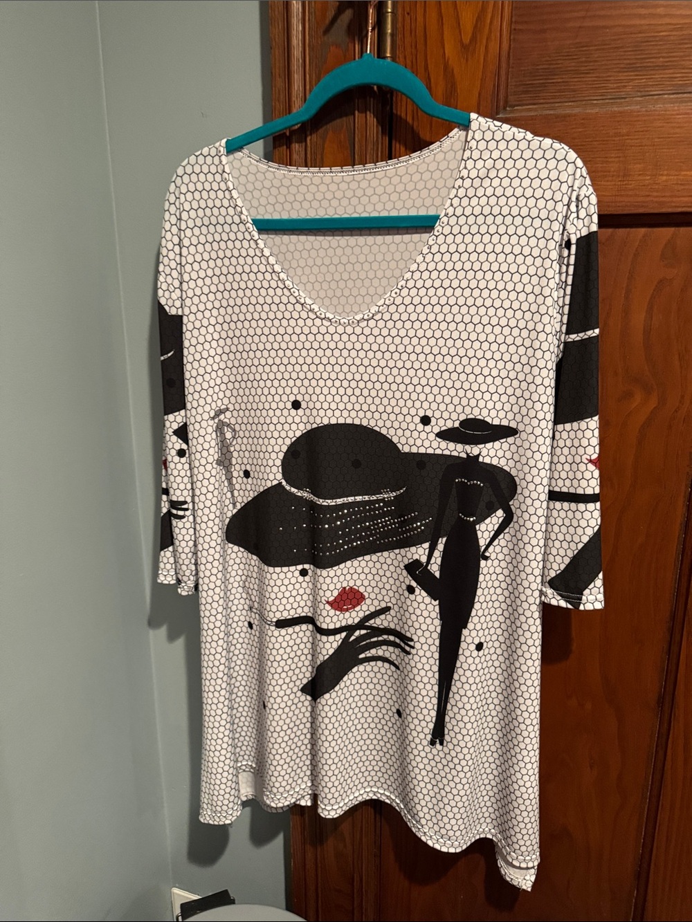 Black & White Graphic V-Neck Tunic with Red Lip Detail